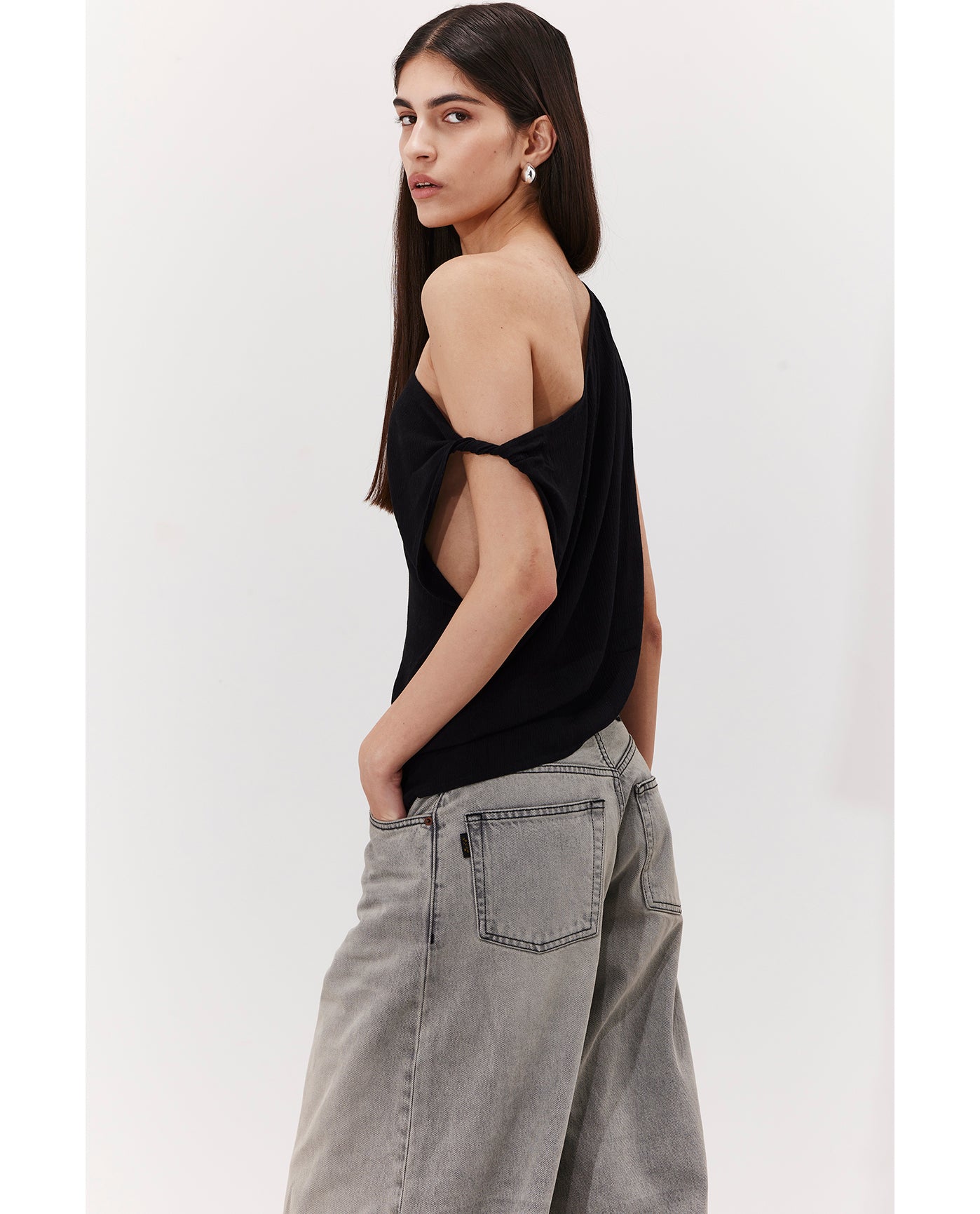 Solena Crêpe One Shoulder Beach Top-Black