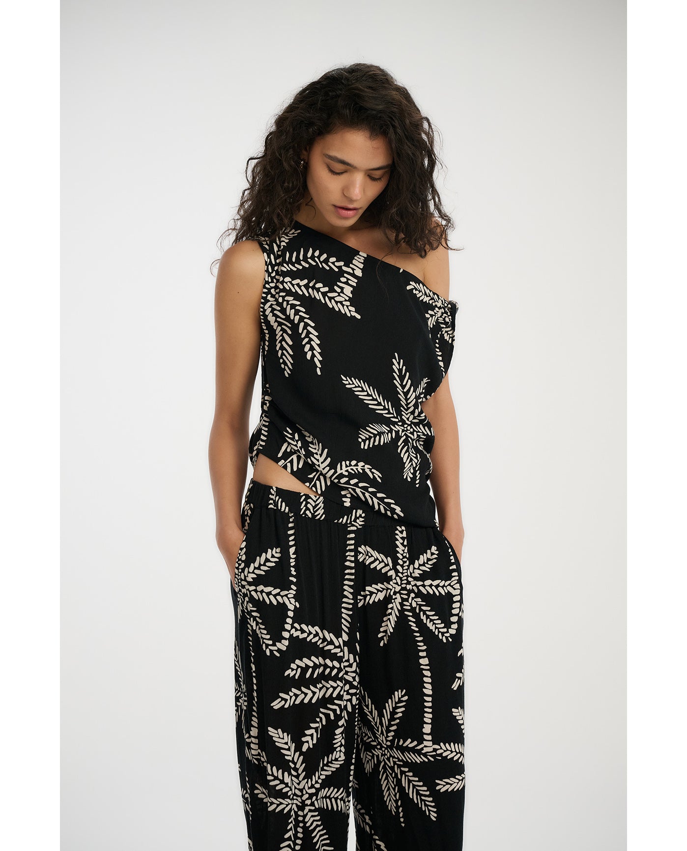 Resort Palm One Shoulder Twist Top Cover-Up-Black-Cream