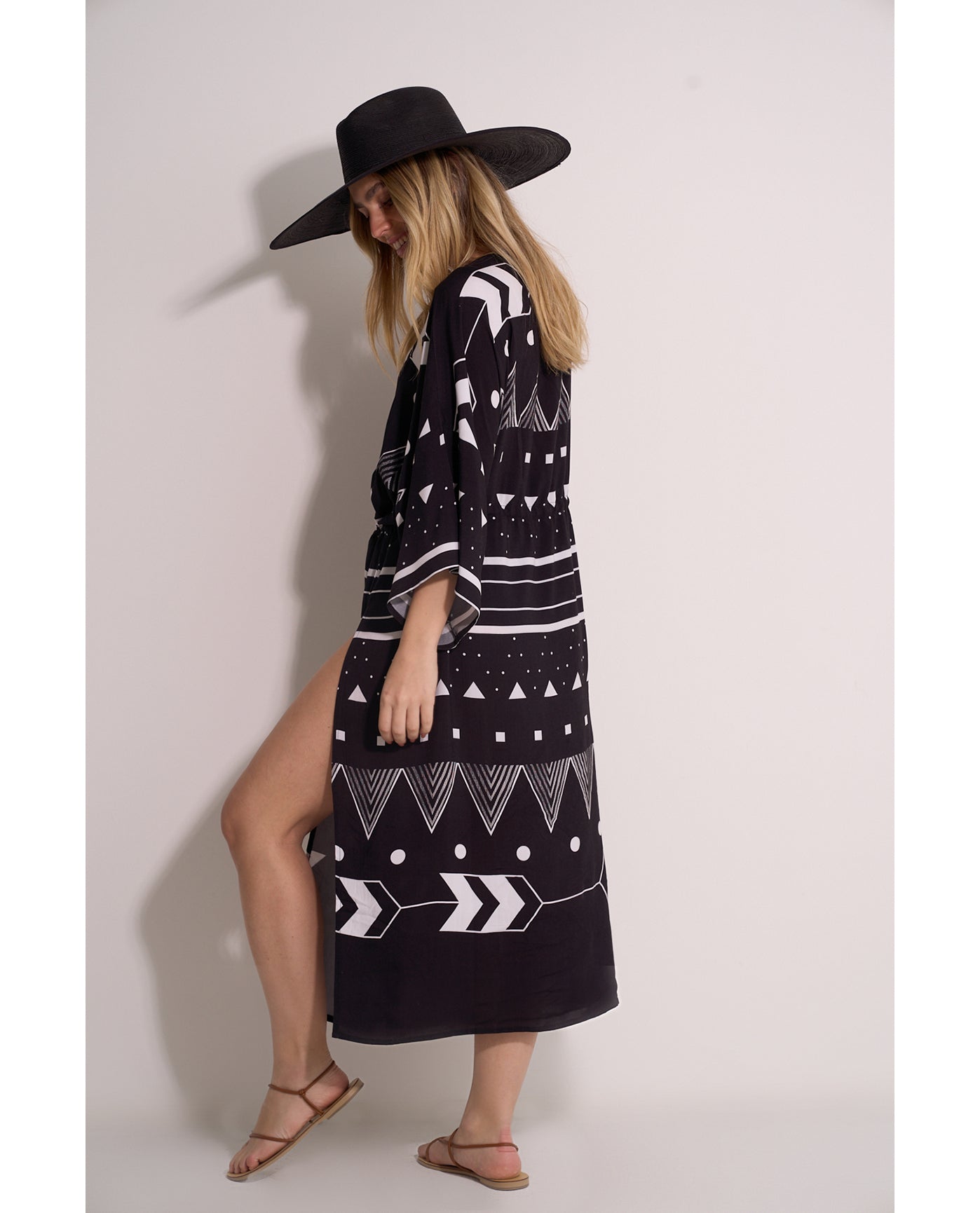 Mist & Sand Robe Cover-Up | Black-White