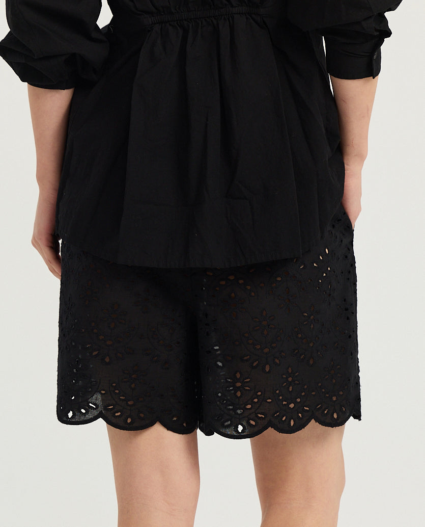 Giselle Guipure Lace Shorts -Black