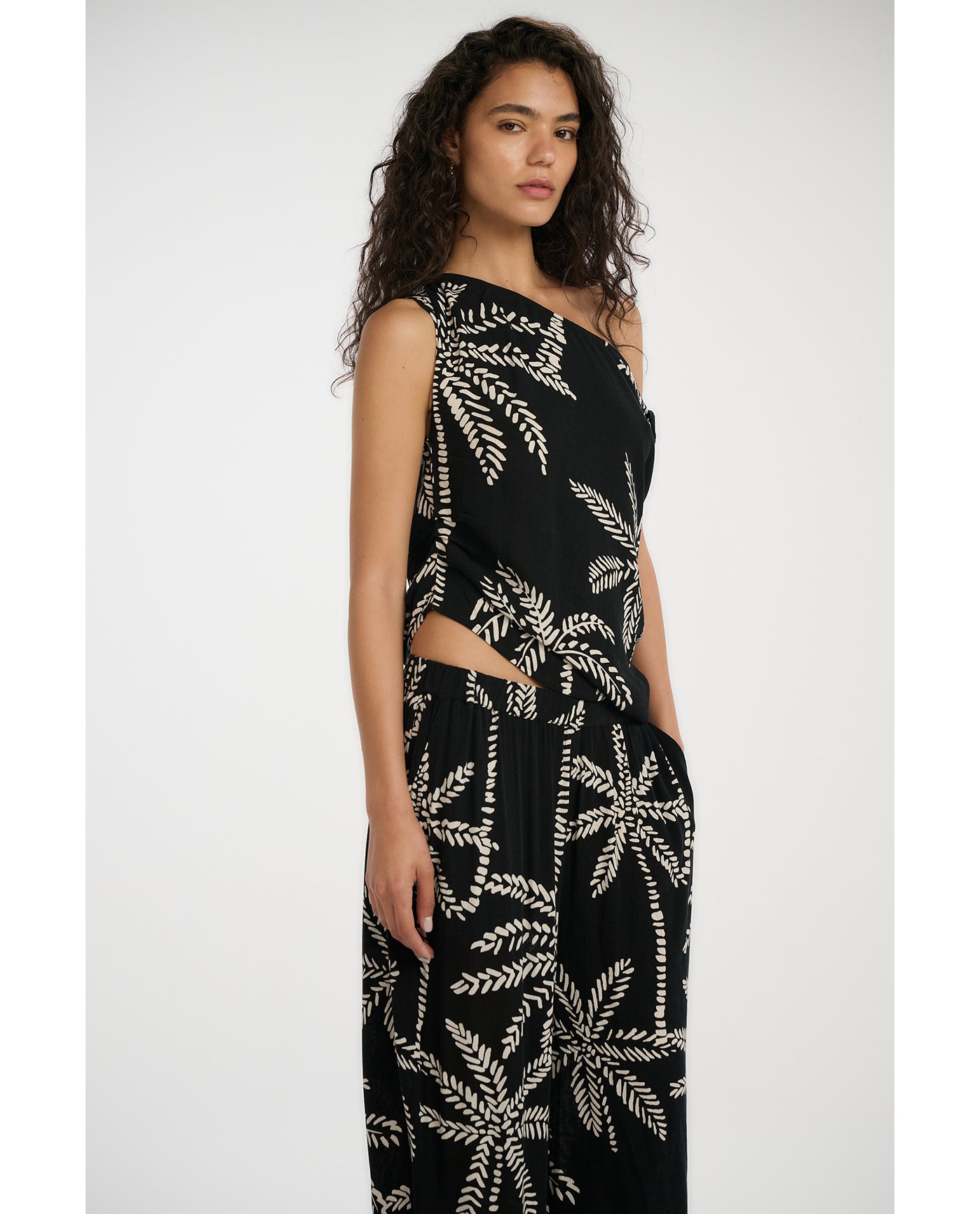 Resort Palm One Shoulder Twist Top Cover-Up-Black-Cream