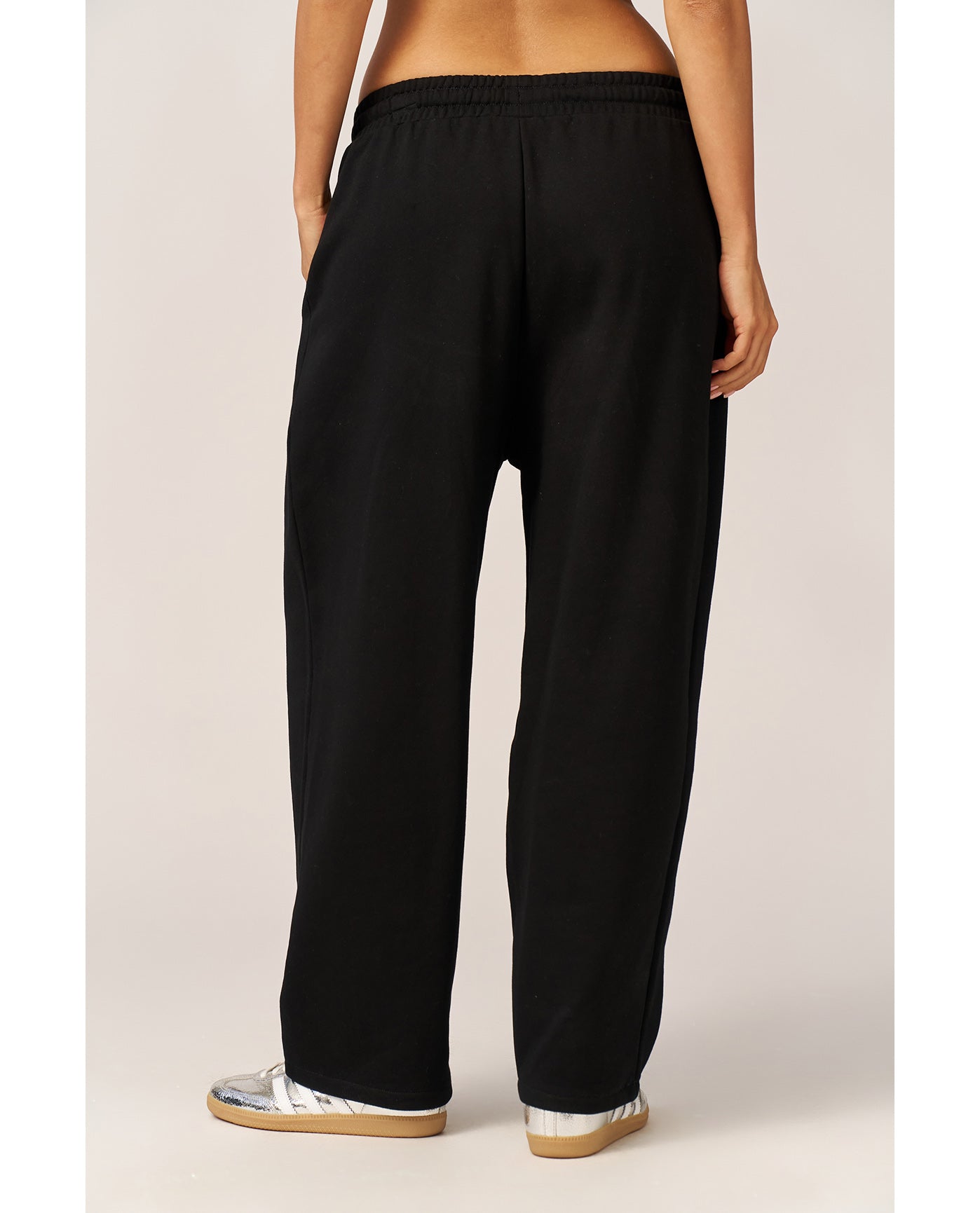 Cozy Coast Airport Princess Seam Sweatpants-Black
