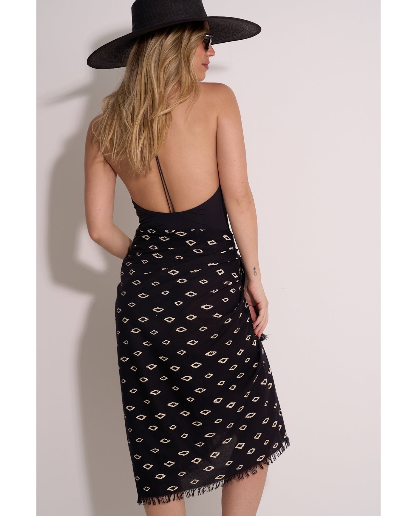 Kaia Pareo Cover-Up | kaia-black-cream
